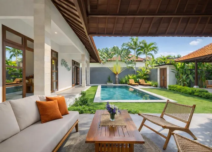 Amaluna Ii 3br Private Pool Near Center Seminyak