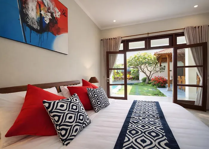 Amaluna Ii 3br Private Pool Near Center Seminyak