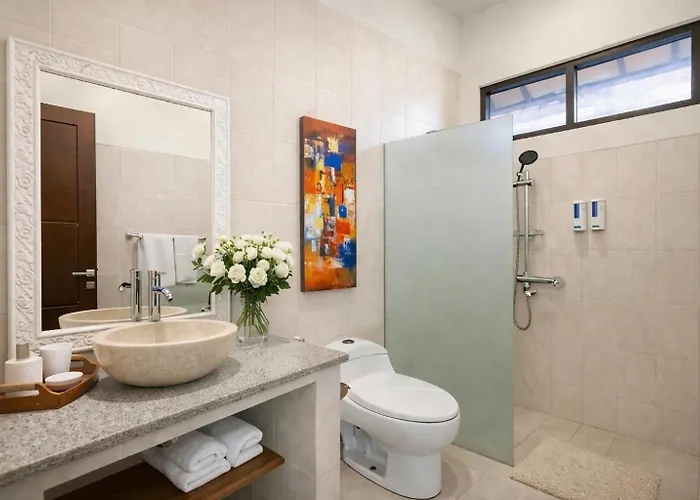 Amaluna Ii 3br Private Pool Near Center